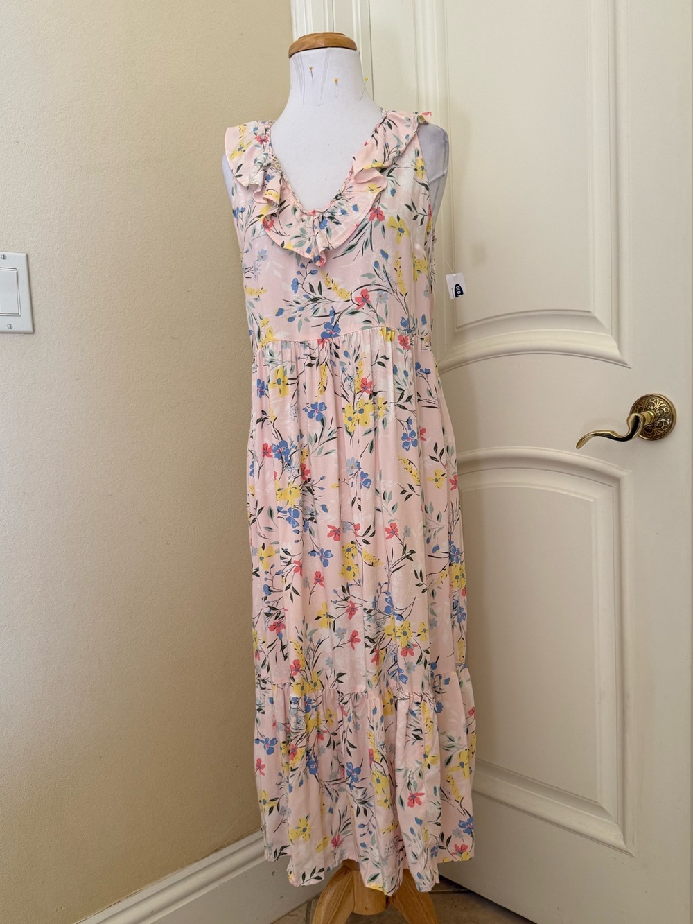 Old Navy Pink Floral Ruffle V-Neck Maxi Dress